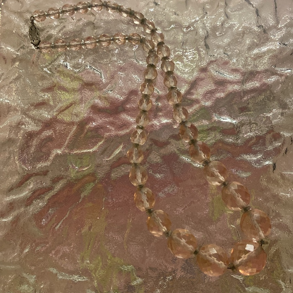 Vintage pink faceted crystal beaded 16 inch graduated necklace - Picture 7 of 9